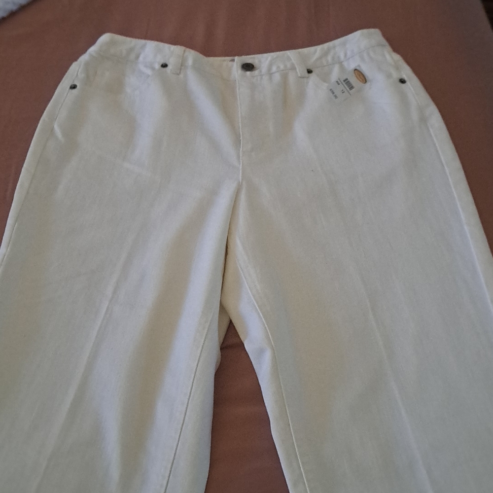 Ladies Capri Pants
